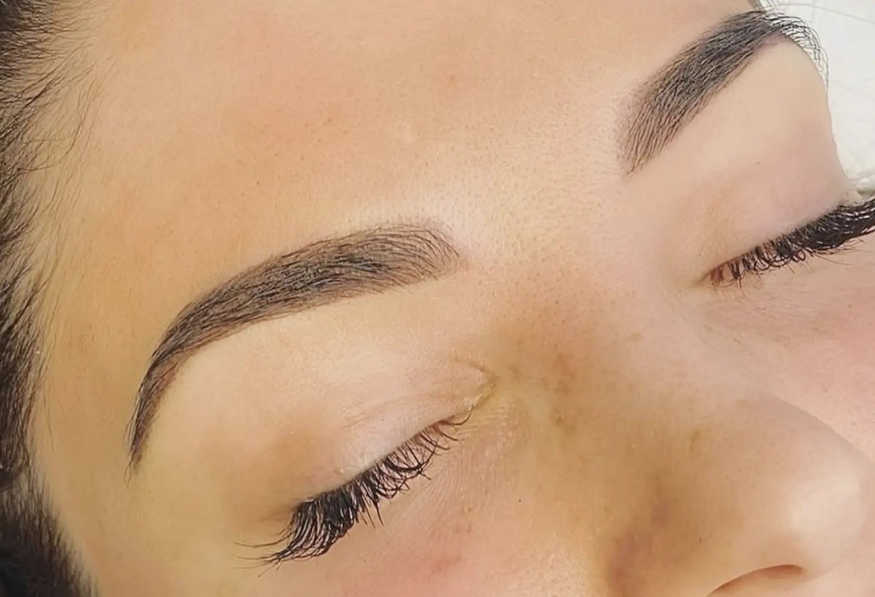 hybrid brows vs microblading